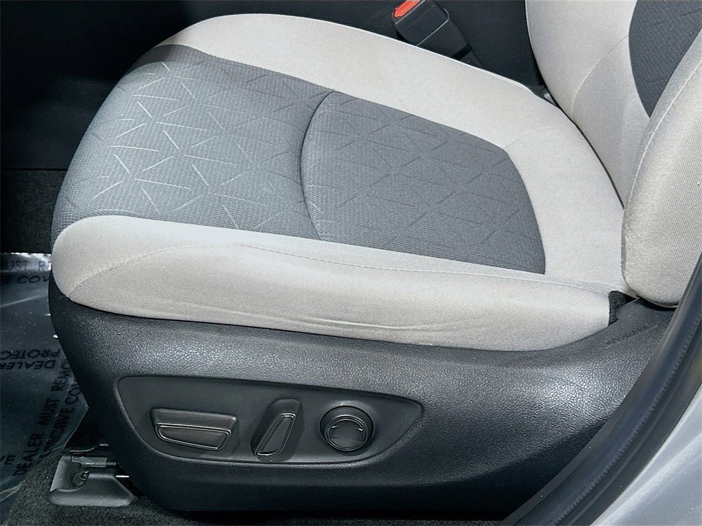 Used 2023 Toyota RAV4 XLE image 16