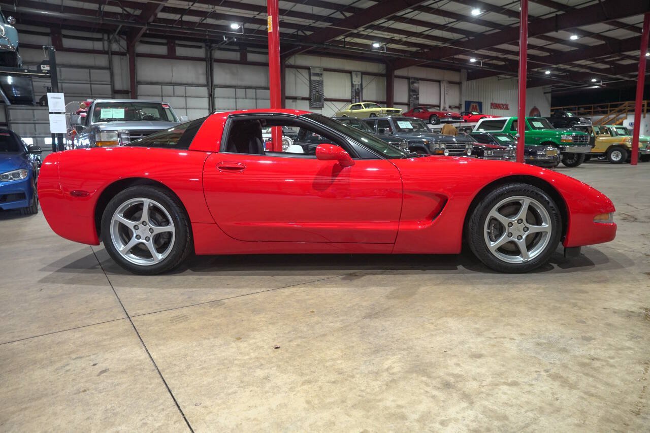 Used 2001 Chevrolet Corvette Coupe RWD image 10