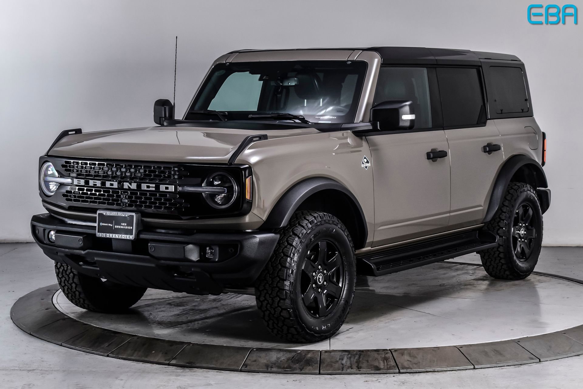 Used 2025 Ford Bronco Outer Banks AWD/4WD image 2