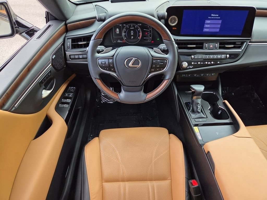 Certified 2025 Lexus ES 350 Ultra Luxury FWD image 4