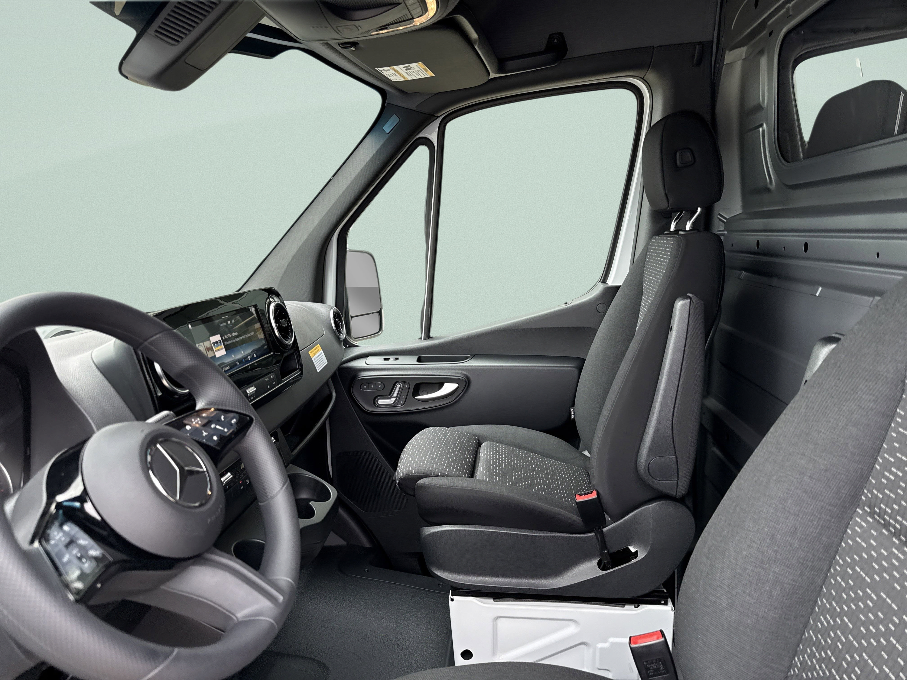 New 2025 Mercedes-Benz Sprinter 2500 image 18
