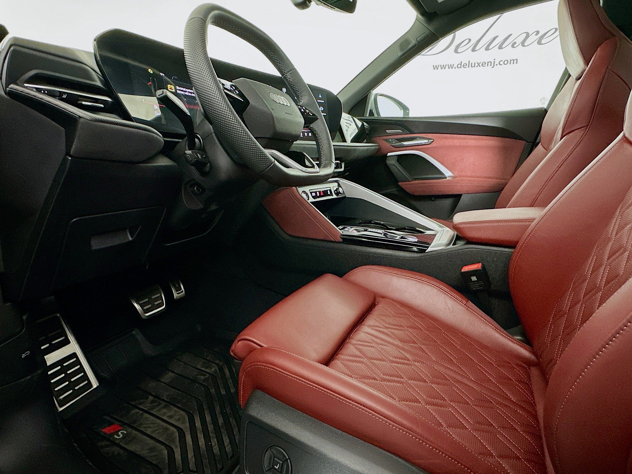 Used 2025 Audi SQ5 Premium Plus w/ Premium Plus Package image 7