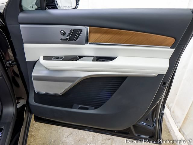 Certified 2026 Cadillac Vistiq Luxury AWD/4WD image 31
