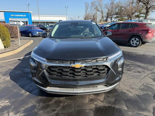 Used 2025 Chevrolet Trax LT w/ Driver Confidence Package image 10