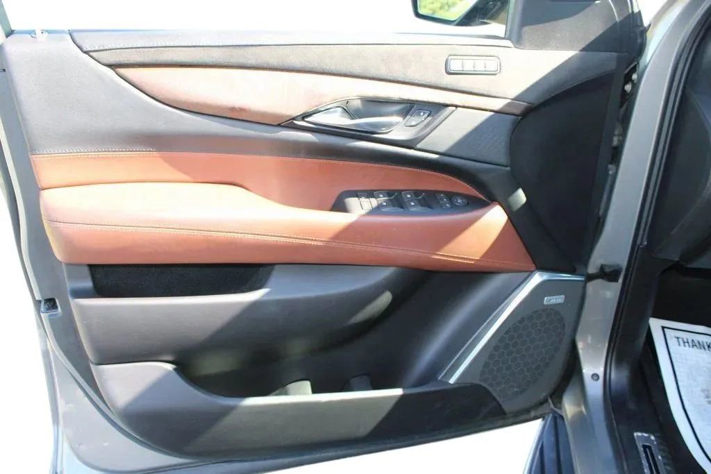 Used 2018 Cadillac Escalade Premium Luxury image 10