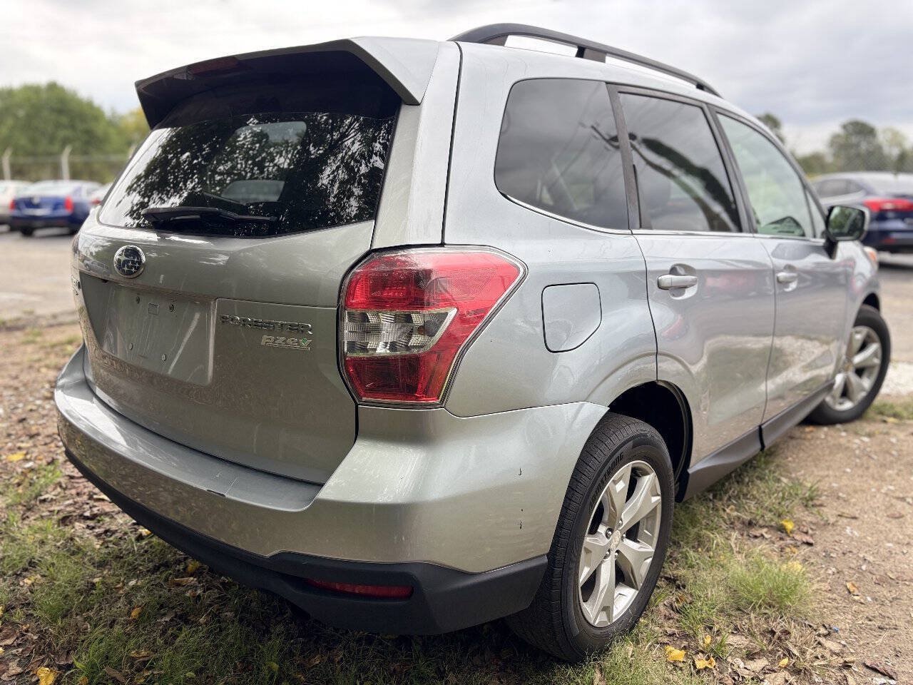Used 2014 Subaru Forester 2.5i Limited AWD/4WD image 5