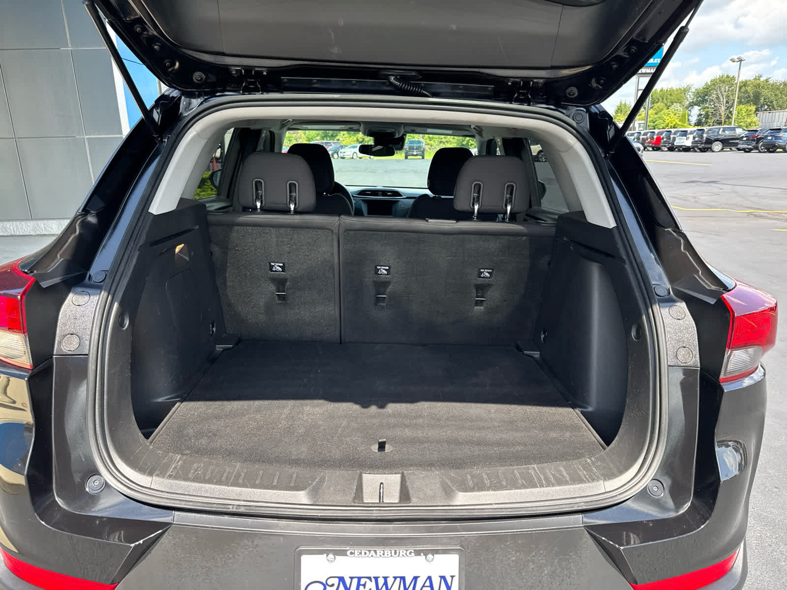 Used 2023 Chevrolet TrailBlazer LT FWD image 14