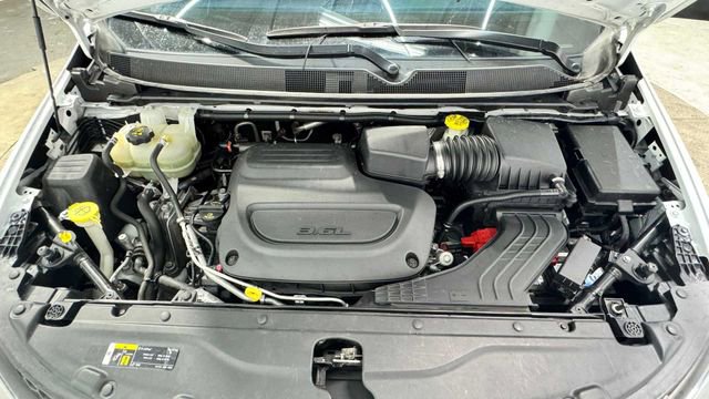 Used 2022 Chrysler Voyager LX image 26