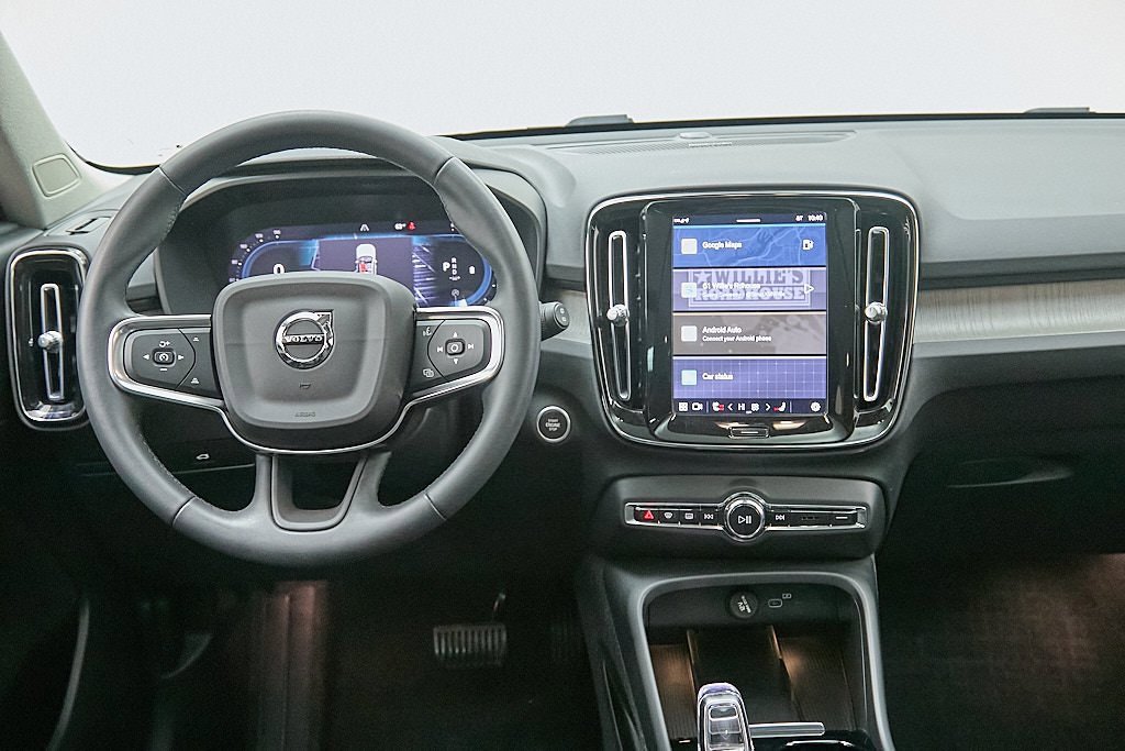 Certified 2023 Volvo XC40 B5 Plus w/ Driver Assist Package image 25