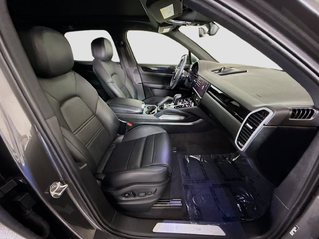 Used 2023 Porsche Cayenne AWD/4WD image 27