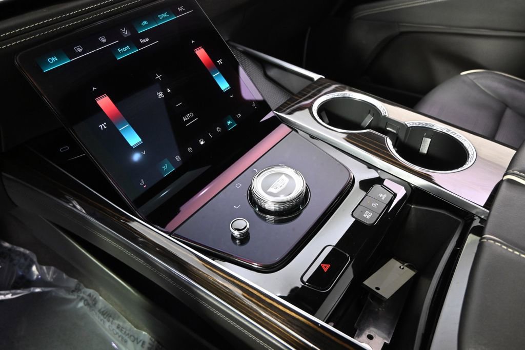 Certified 2025 Cadillac Escalade Premium Luxury image 33