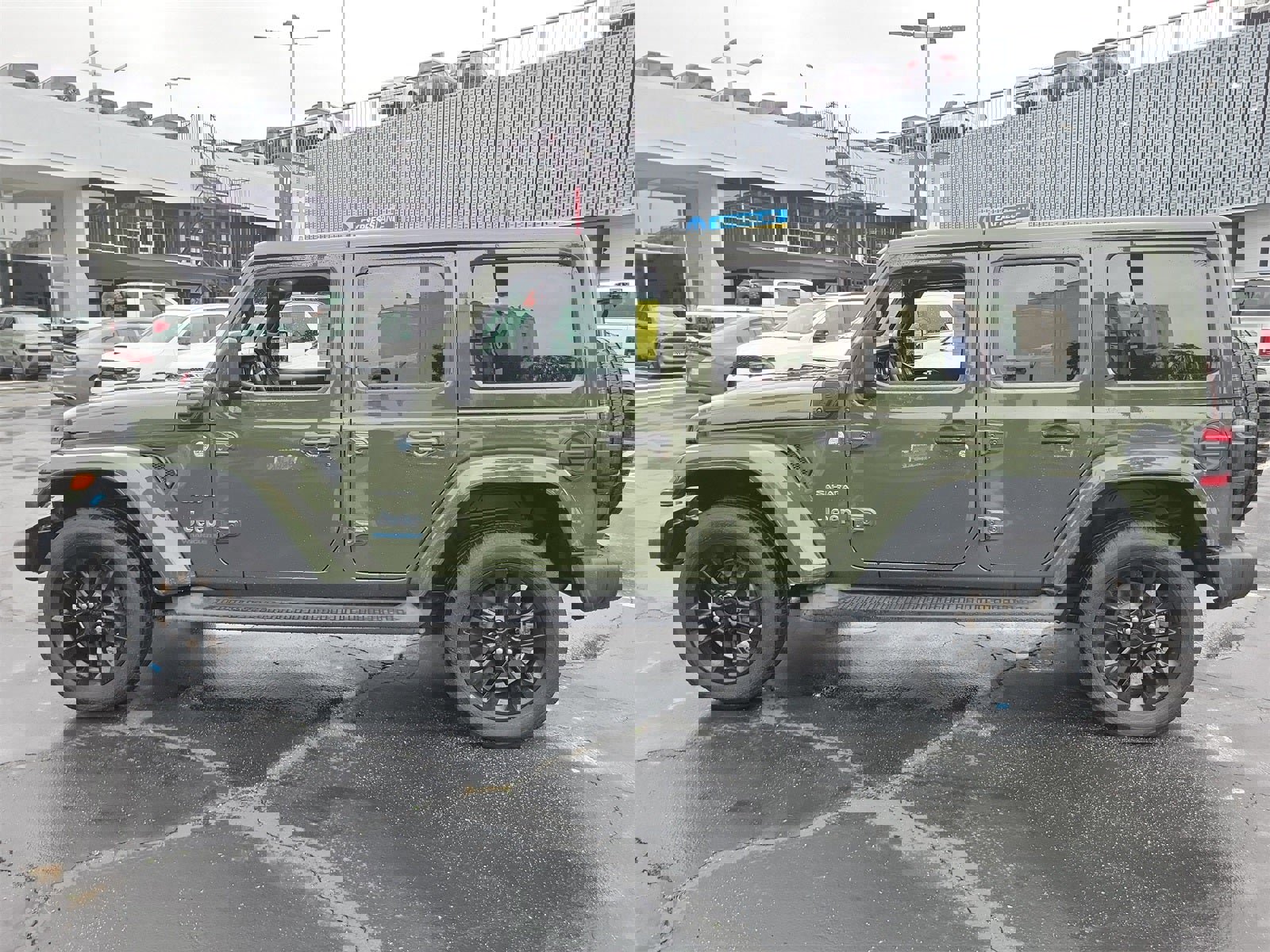 Used 2023 Jeep Wrangler Unlimited Sahara w/ Cold Weather Group image 30