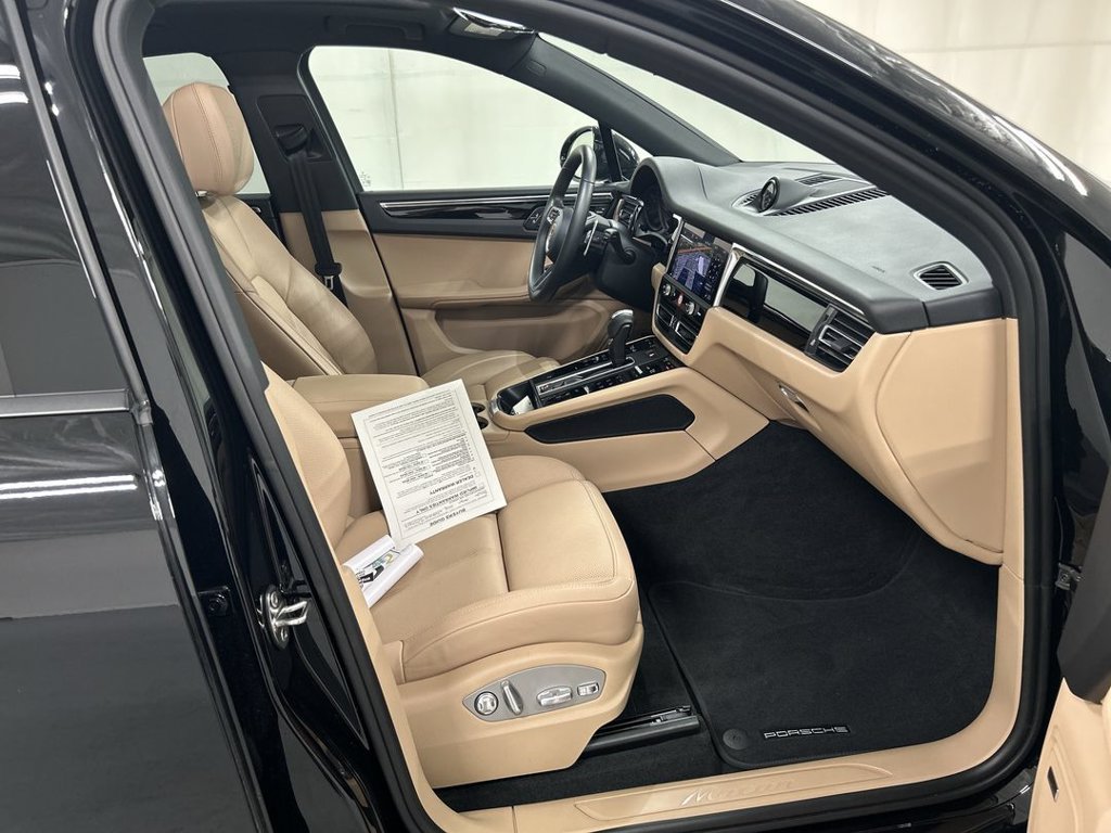 Certified 2026 Porsche Macan AWD/4WD image 24