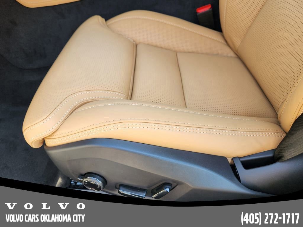 New 2026 Volvo V90 B6 Cross Country Ultra w/ Protection Package Premier image 23