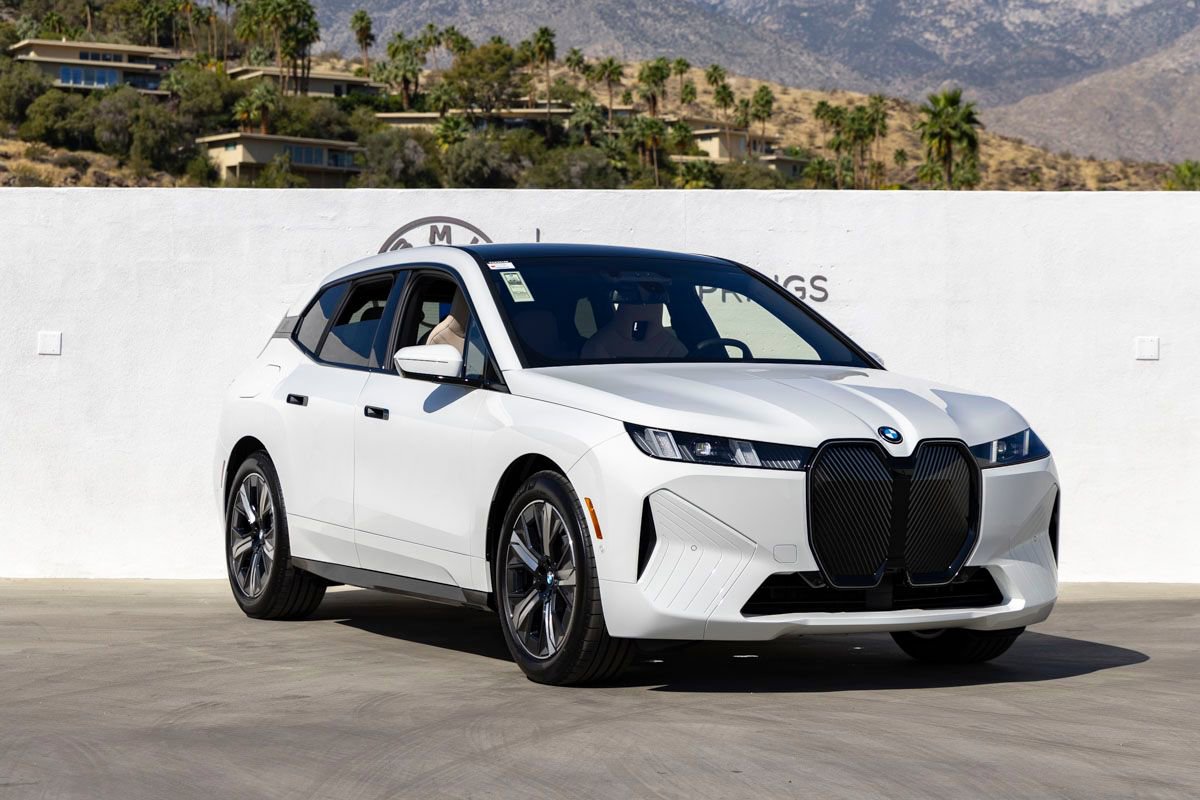 New 2026 BMW iX xDrive45 image 2