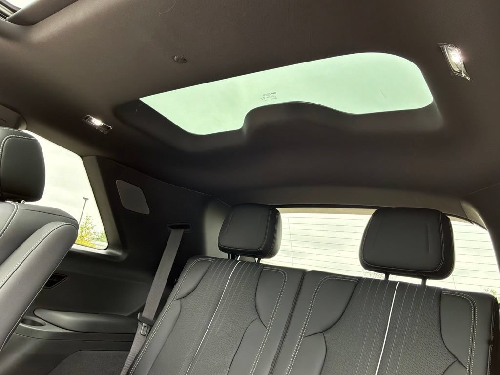New 2027 Cadillac Vistiq Sport AWD/4WD image 39