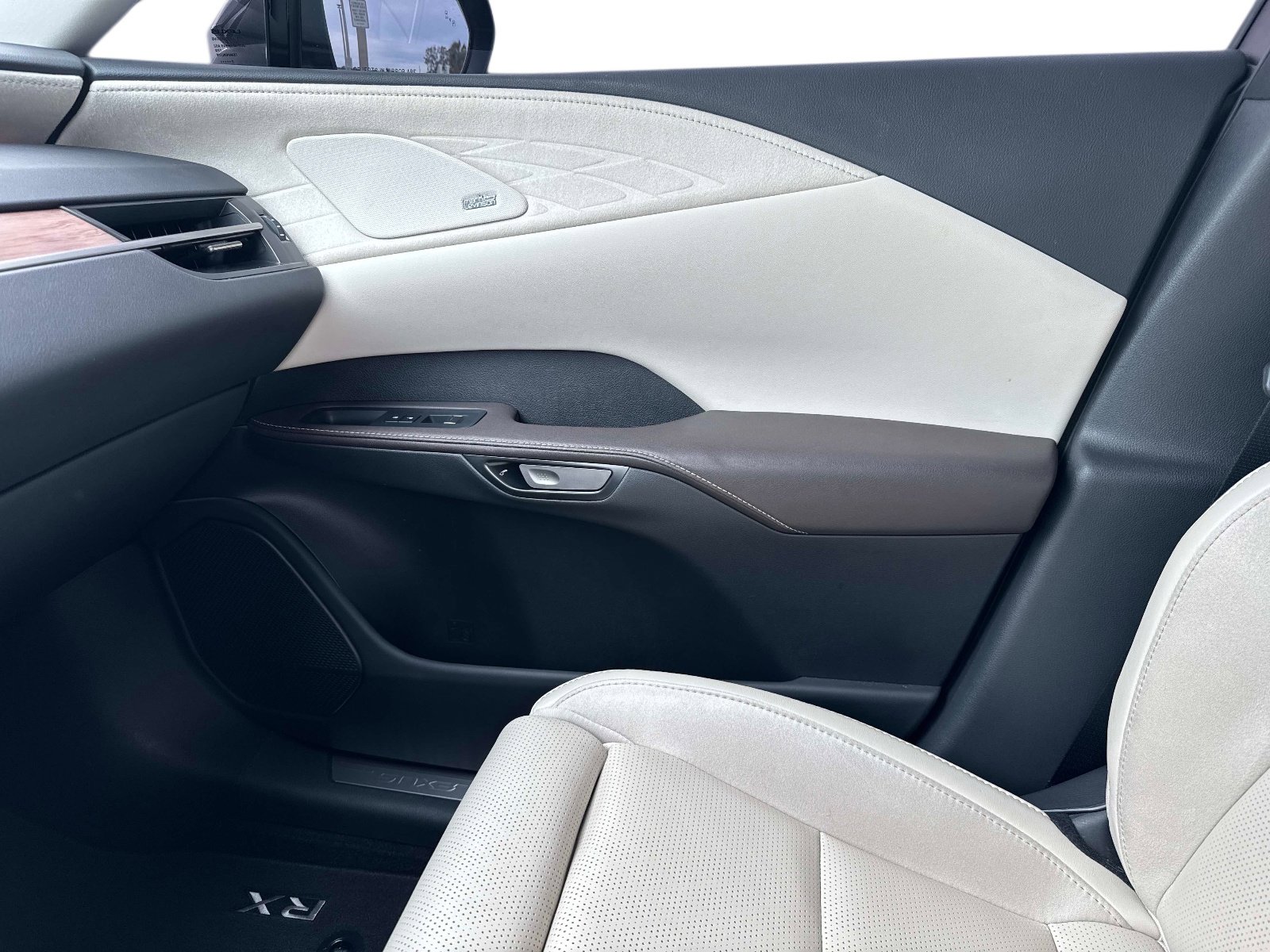 Used 2023 Lexus RX 350 w/ Accessory Package (Z1) image 24