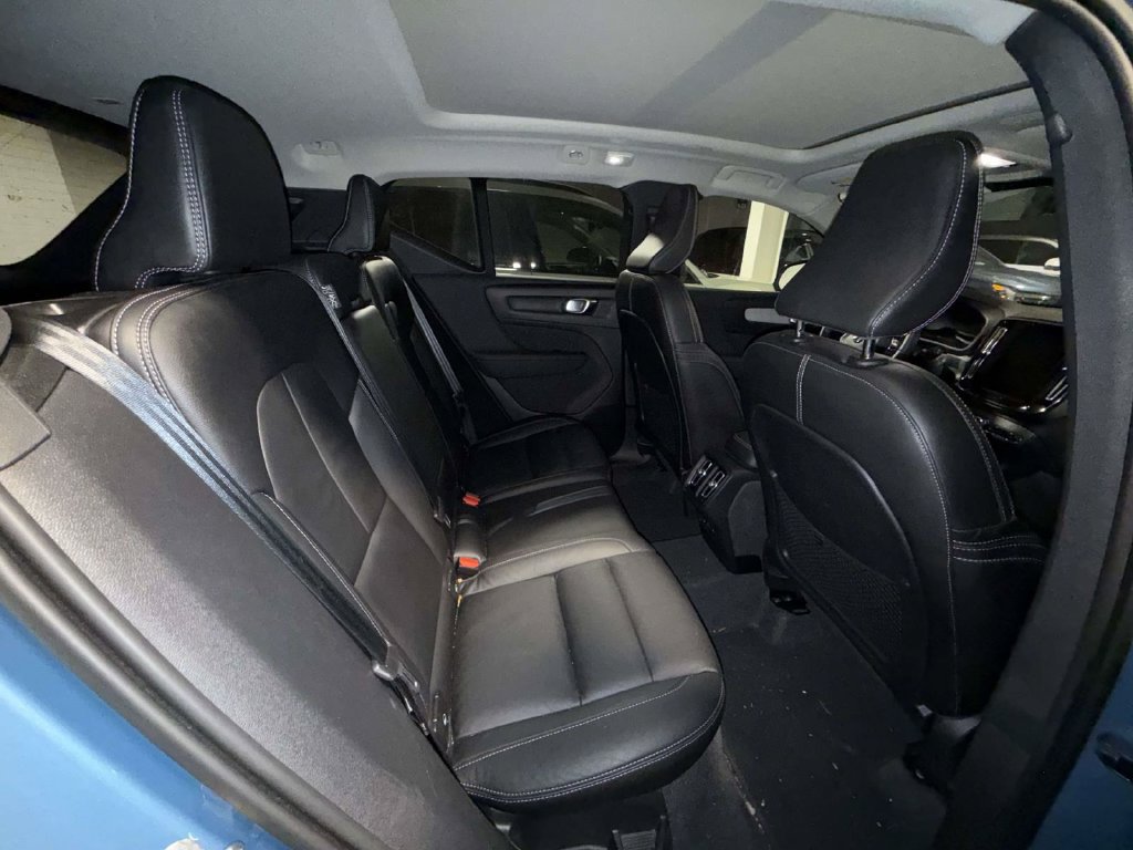 Used 2024 Volvo XC40 B5 Plus w/ Climate Package AWD/4WD image 4