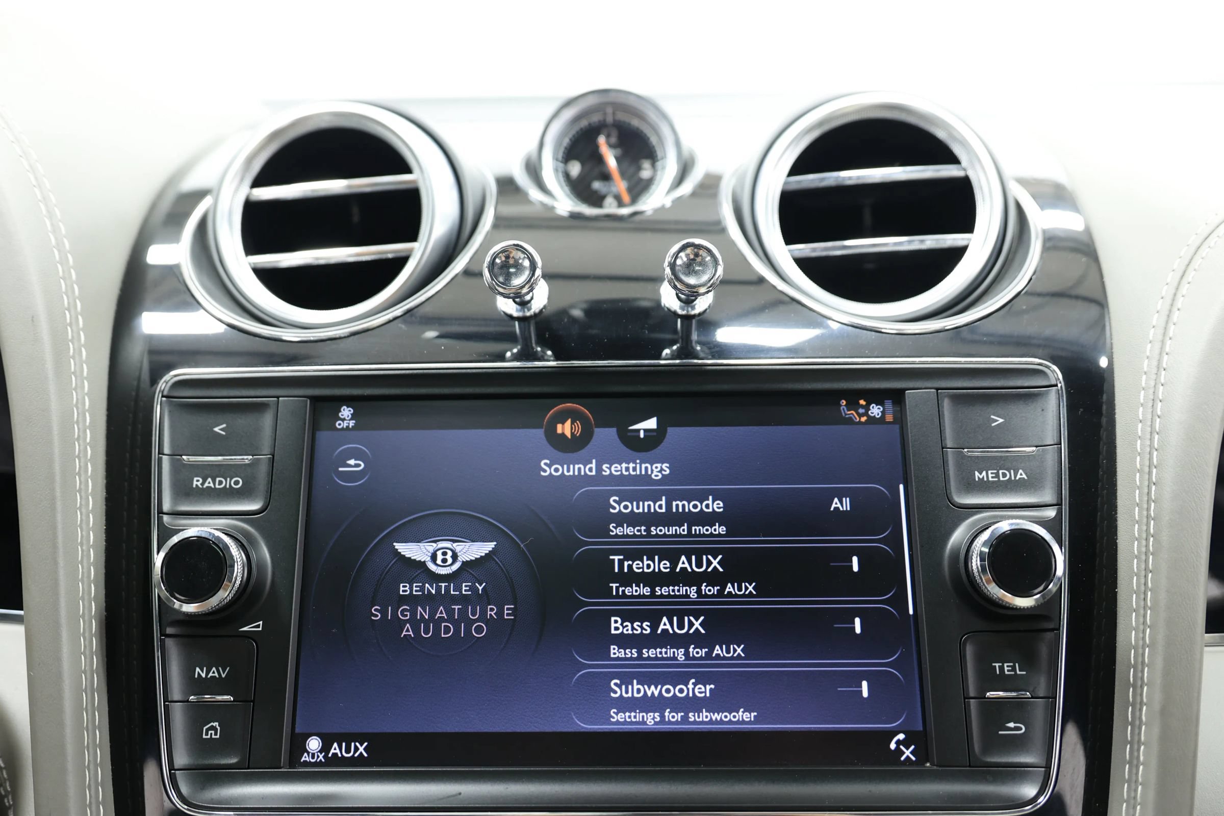 Used 2018 Bentley Bentayga Onyx Edition AWD/4WD image 45