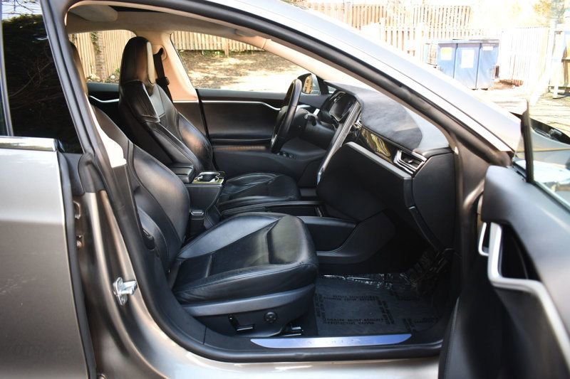Used 2015 Tesla Model S 70D image 22