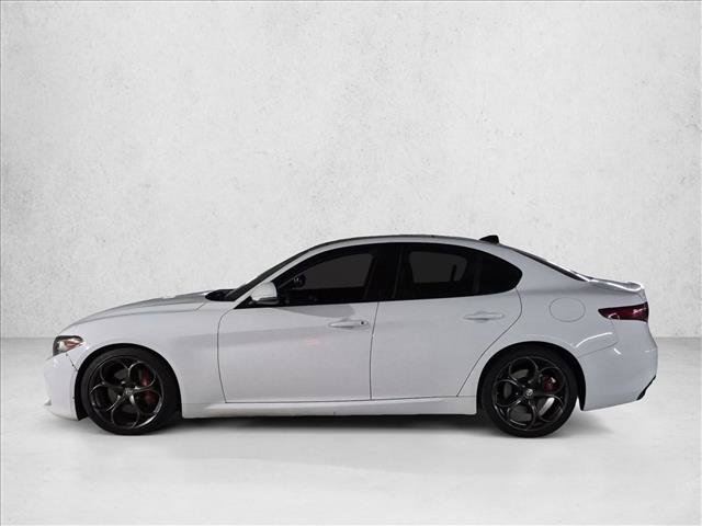 Used 2017 Alfa Romeo Giulia Ti w/ TI 19" Sport Package RWD image 8