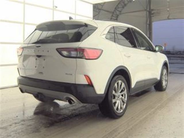 Used 2022 Ford Escape Titanium w/ Titanium Elite Package AWD/4WD image 2