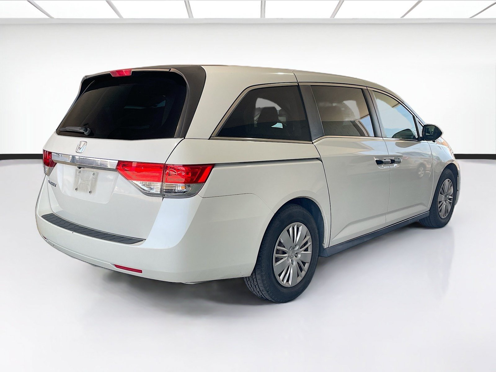 Used 2015 Honda Odyssey LX image 4
