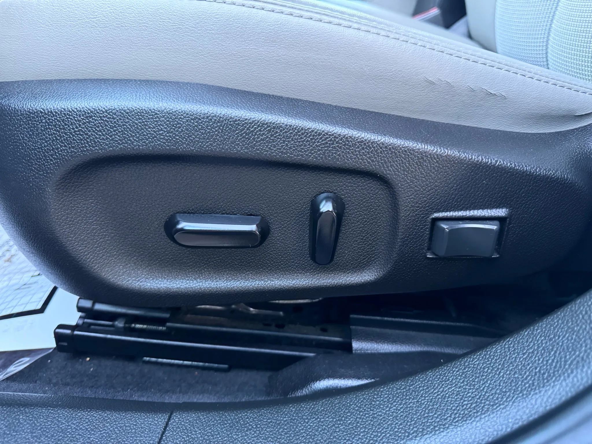 Used 2017 Buick Verano Sport Touring image 28