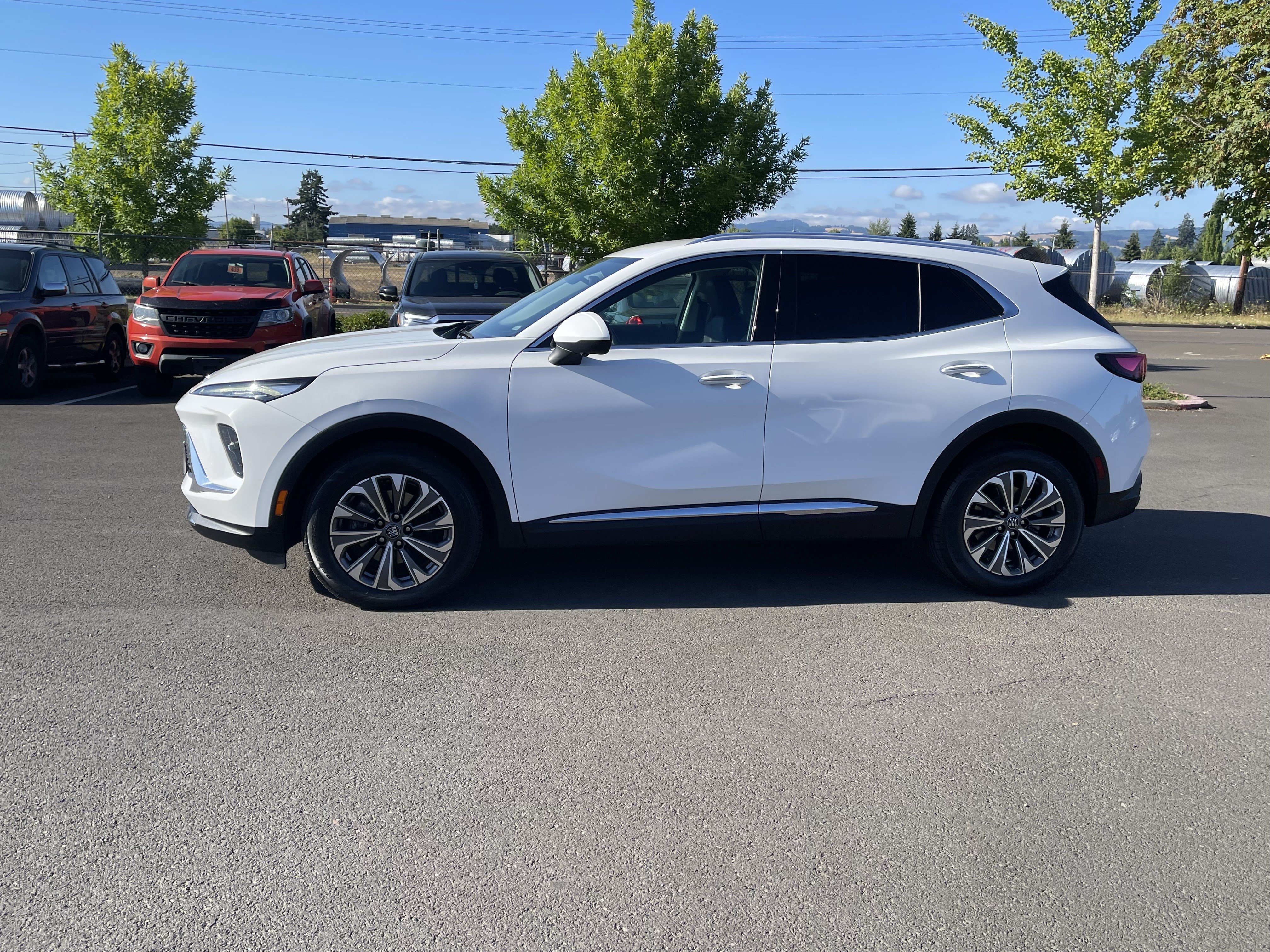 Used 2024 Buick Envision Preferred AWD/4WD image 2