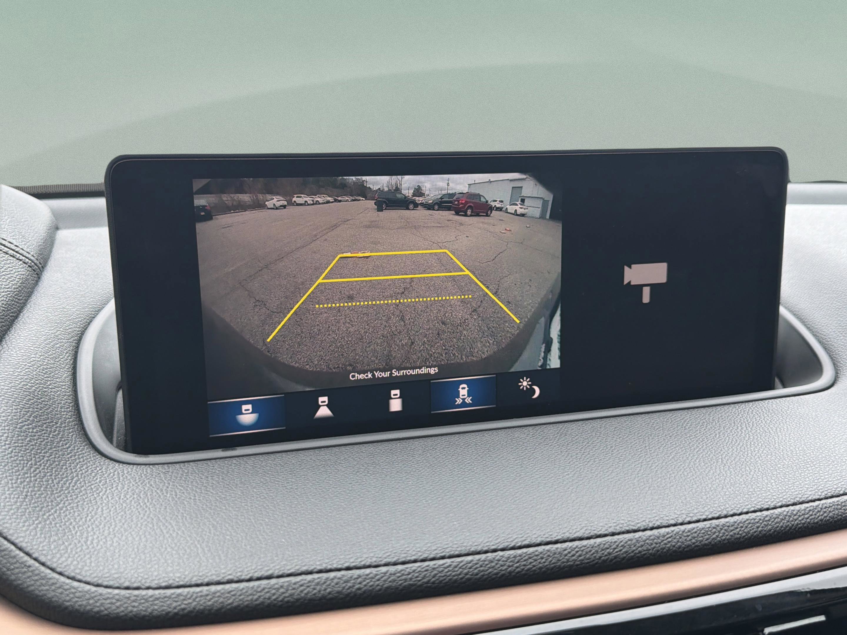 Used 2022 Acura MDX FWD image 17