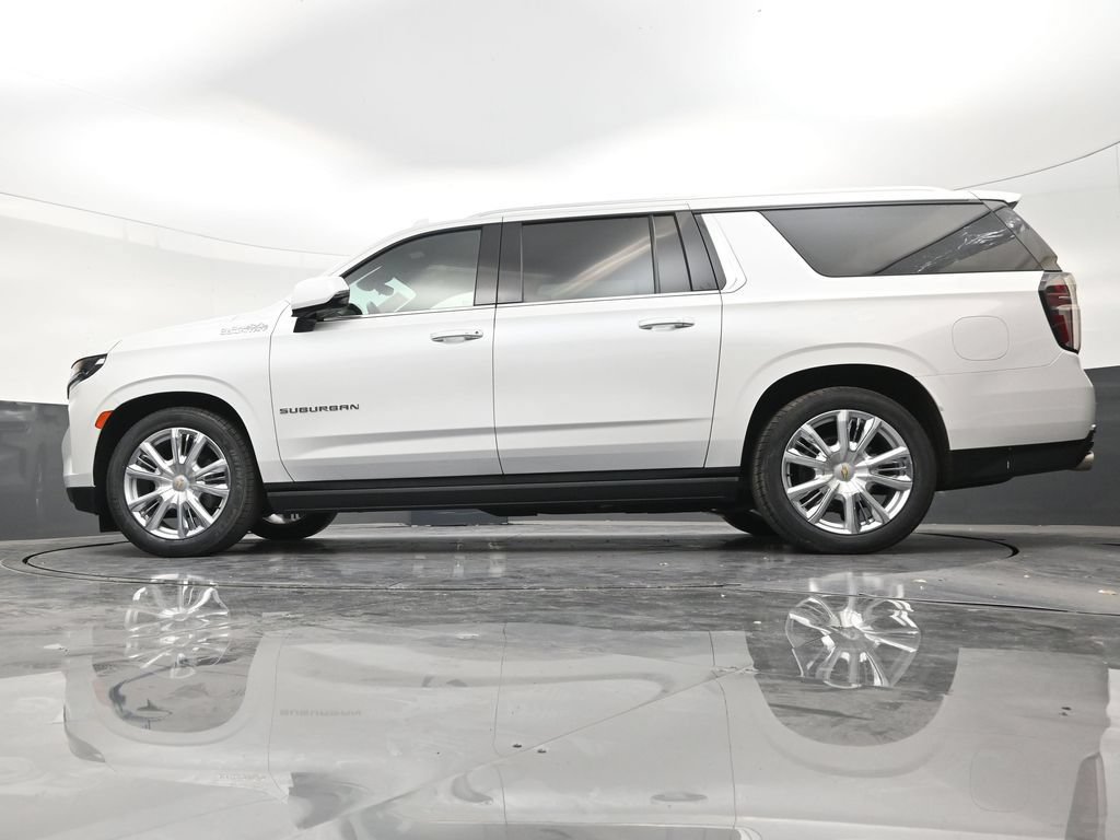 Used 2023 Chevrolet Suburban High Country RWD image 21