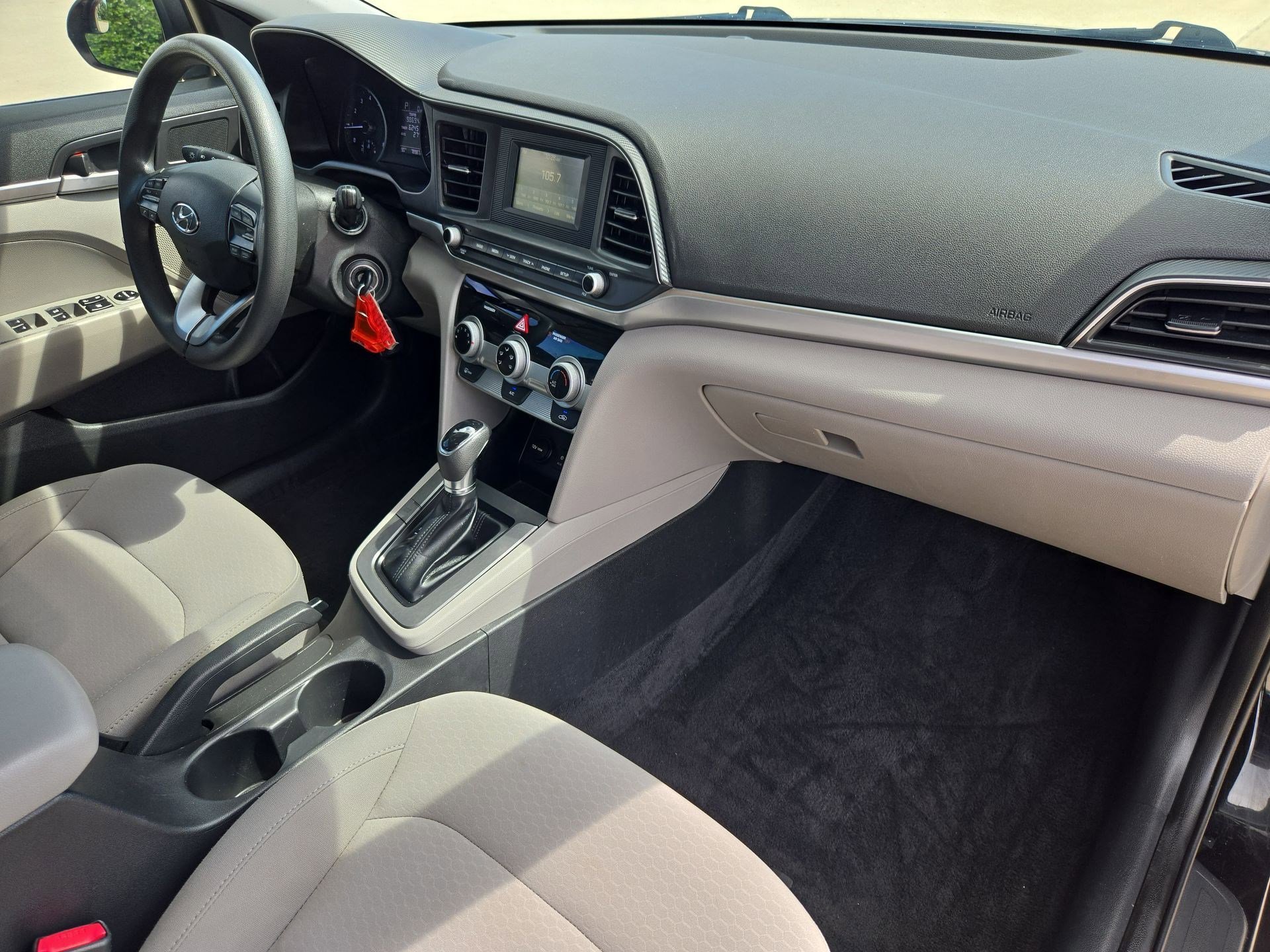 Used 2019 Hyundai Elantra SE FWD image 30