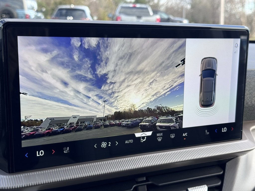 Used 2025 Ford Explorer Active w/ Active Comfort Package image 11