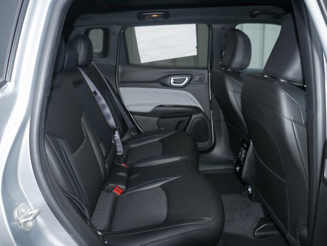 Used 2024 Jeep Compass Latitude w/ Sun and Sound Group image 27