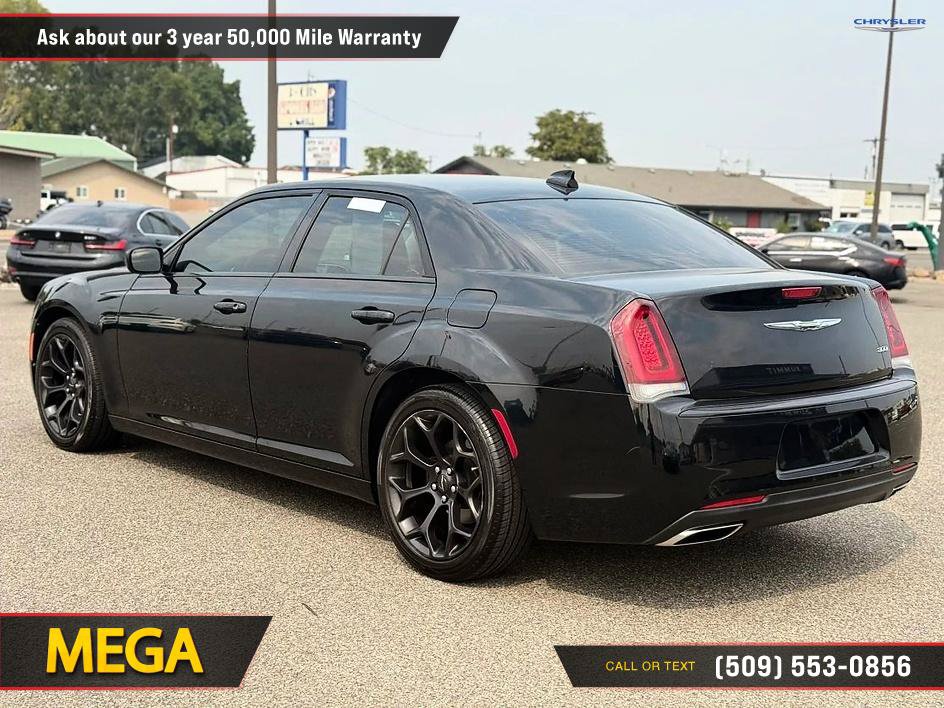 Used 2019 Chrysler 300 Touring w/ Sport Appearance Package RWD image 7