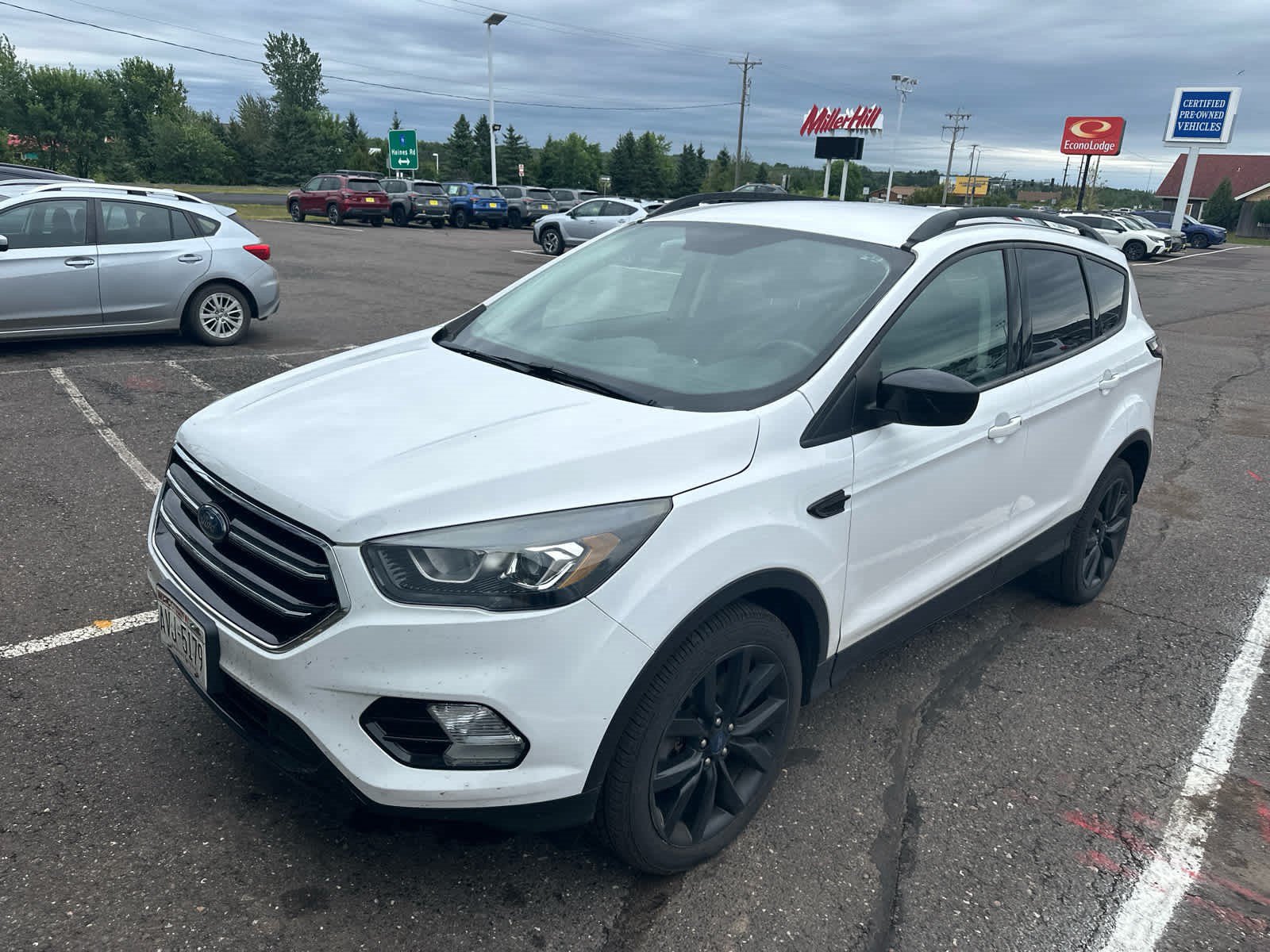 Used 2018 Ford Escape SE w/ SE Sport Appearance Package AWD/4WD image 2