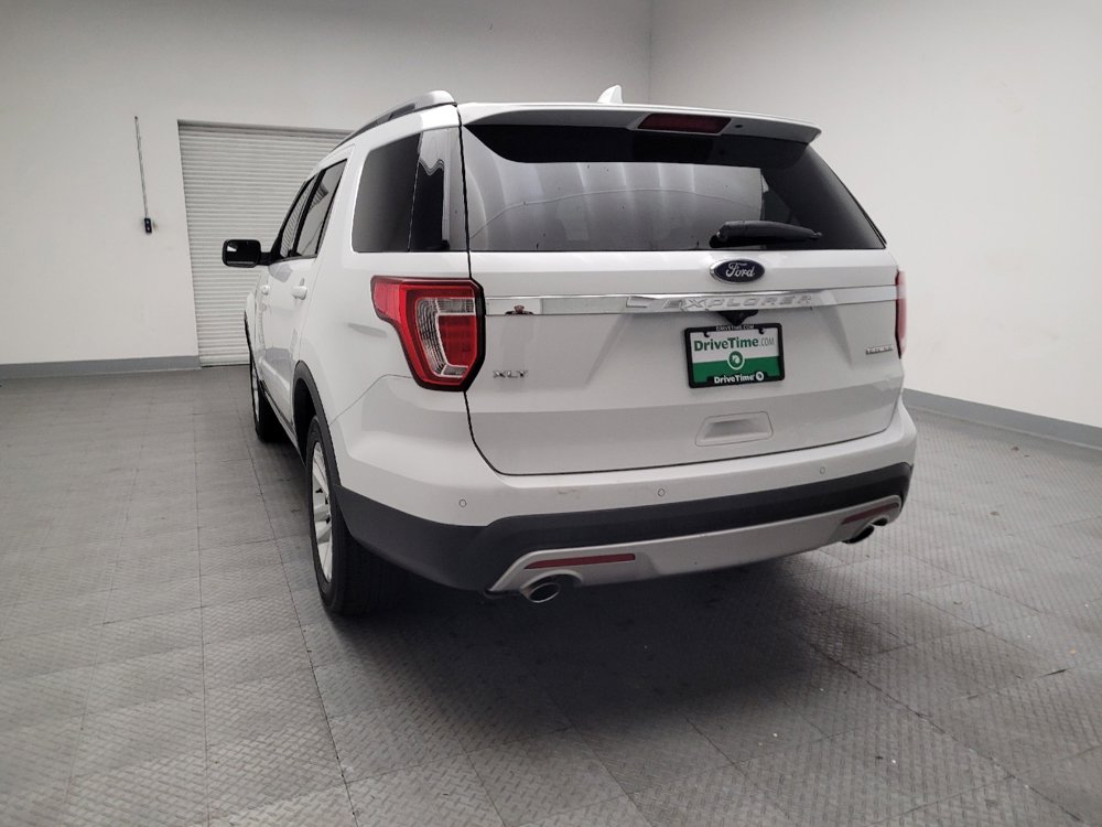 Used 2016 Ford Explorer XLT image 6