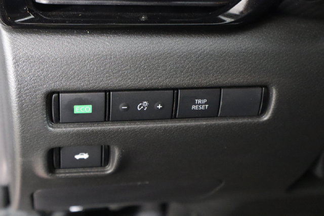 Used 2025 Nissan Sentra SV FWD image 20