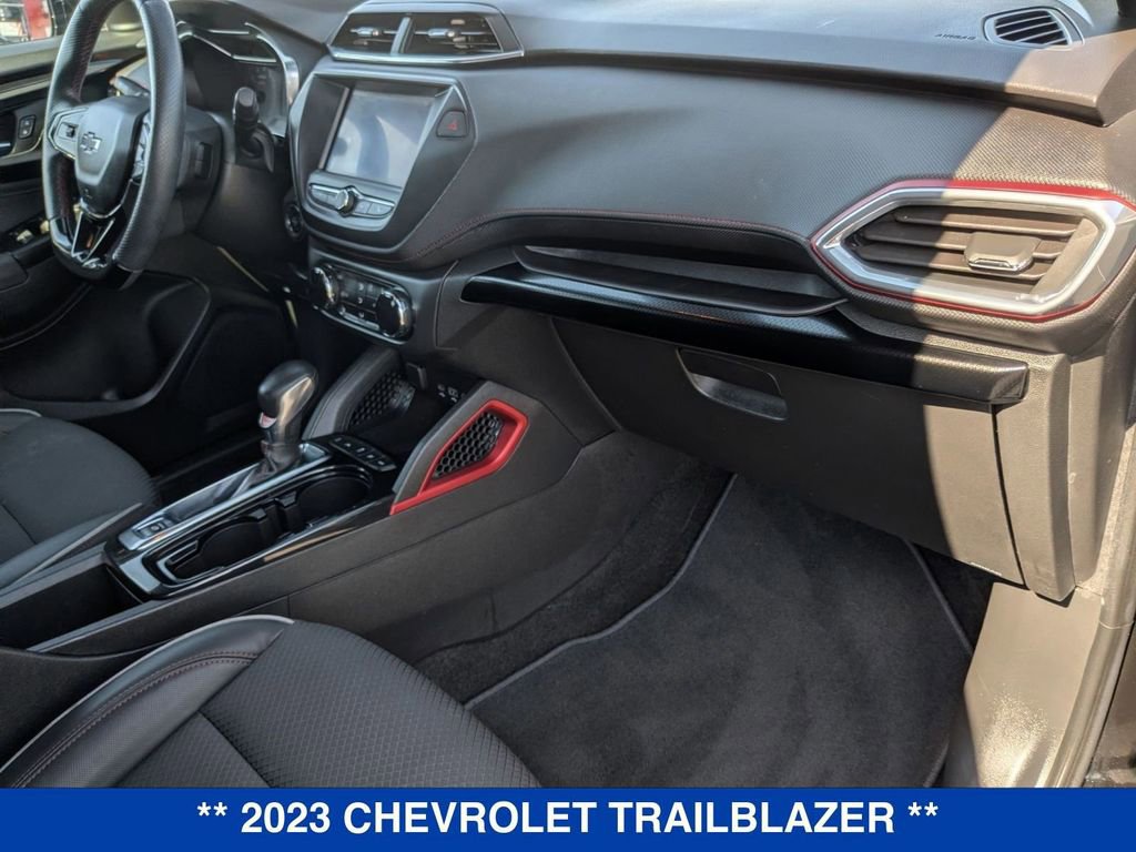 Used 2023 Chevrolet TrailBlazer RS image 34