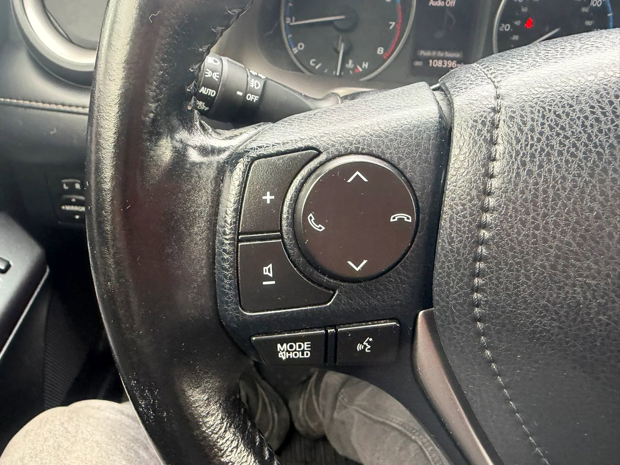 Used 2018 Toyota RAV4 XLE w/ Plus Extra Value Package AWD/4WD image 13