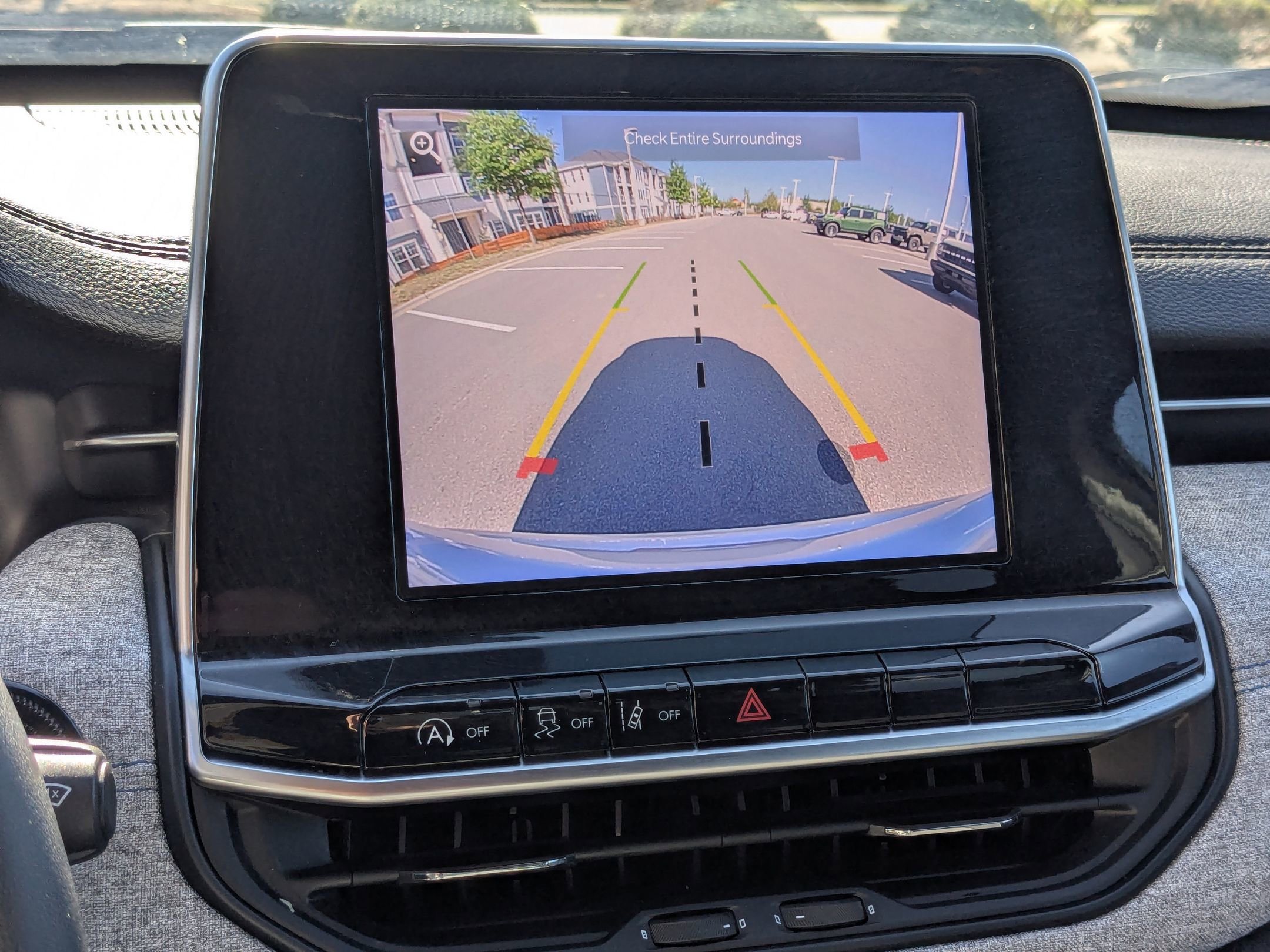 Used 2025 Jeep Compass Latitude image 22