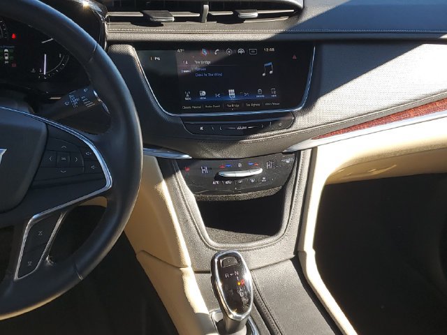 Used 2017 Cadillac XT5 Luxury w/ Driver Awareness Package AWD/4WD image 15