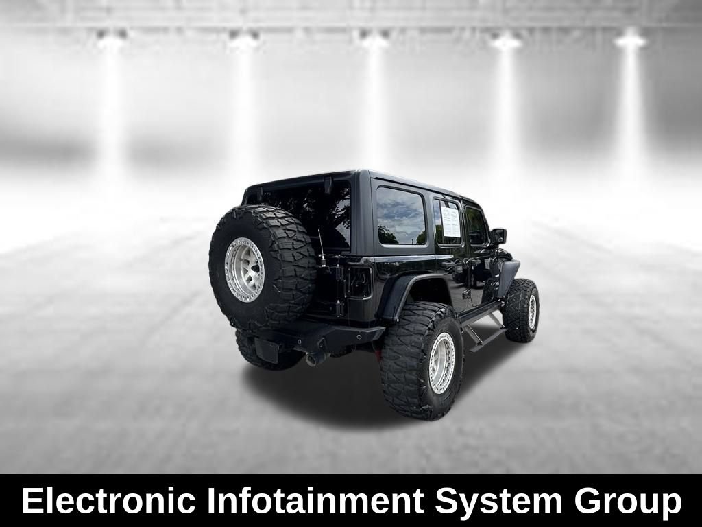 Used 2018 Jeep Wrangler Unlimited Sahara AWD/4WD image 6