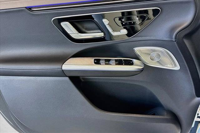 New 2027 Mercedes-Benz EQE 320 4MATIC SUV image 16