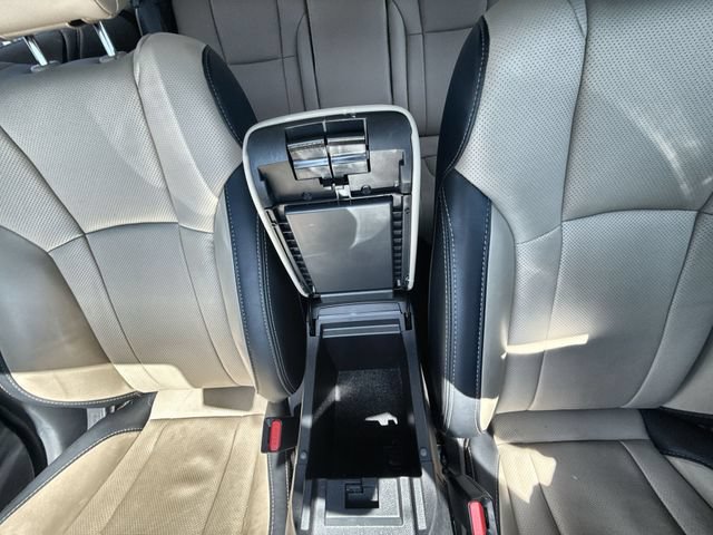 Used 2025 Subaru Outback Limited AWD/4WD image 21