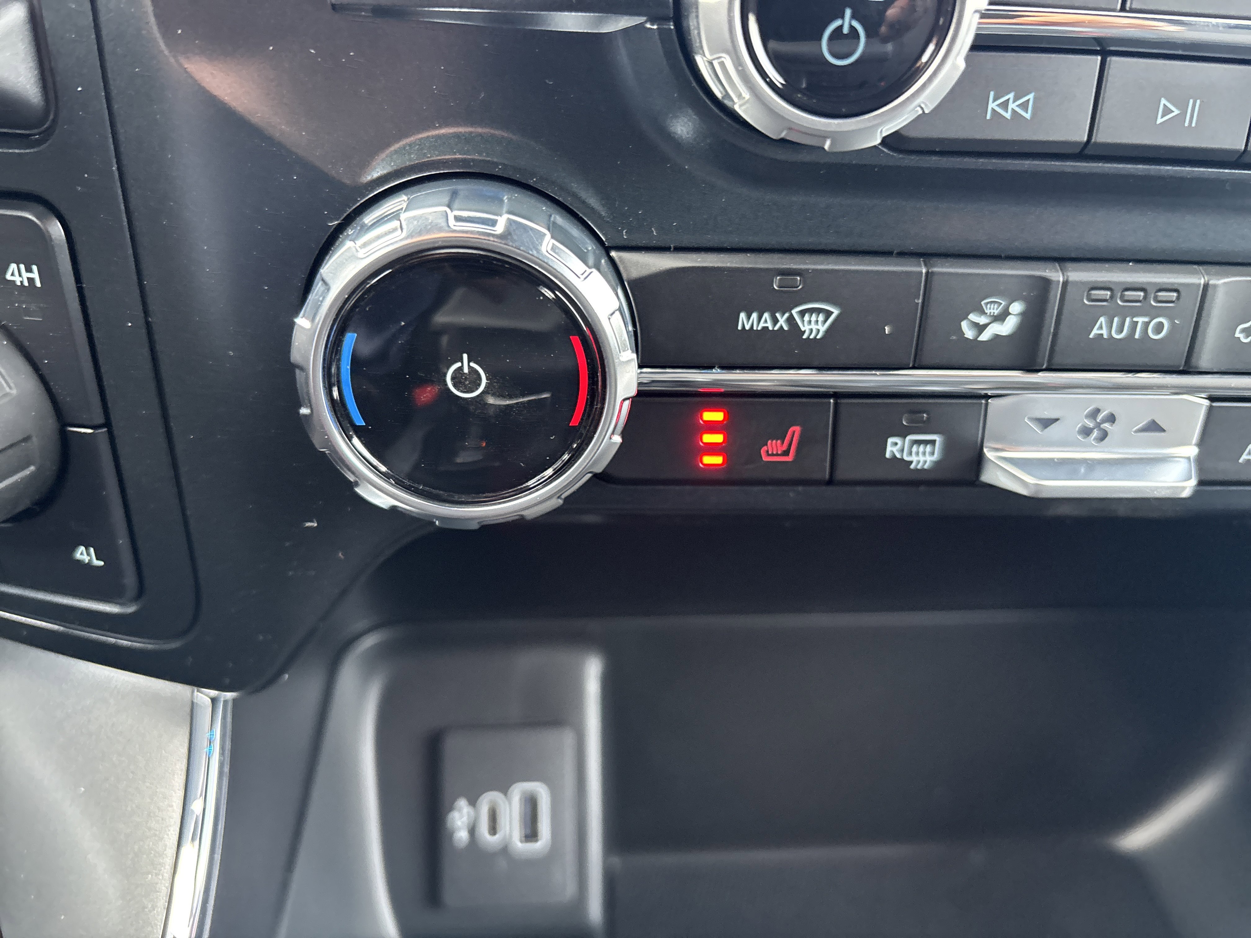 New 2025 Ford F150 XLT w/ Equipment Group 302A MID image 29