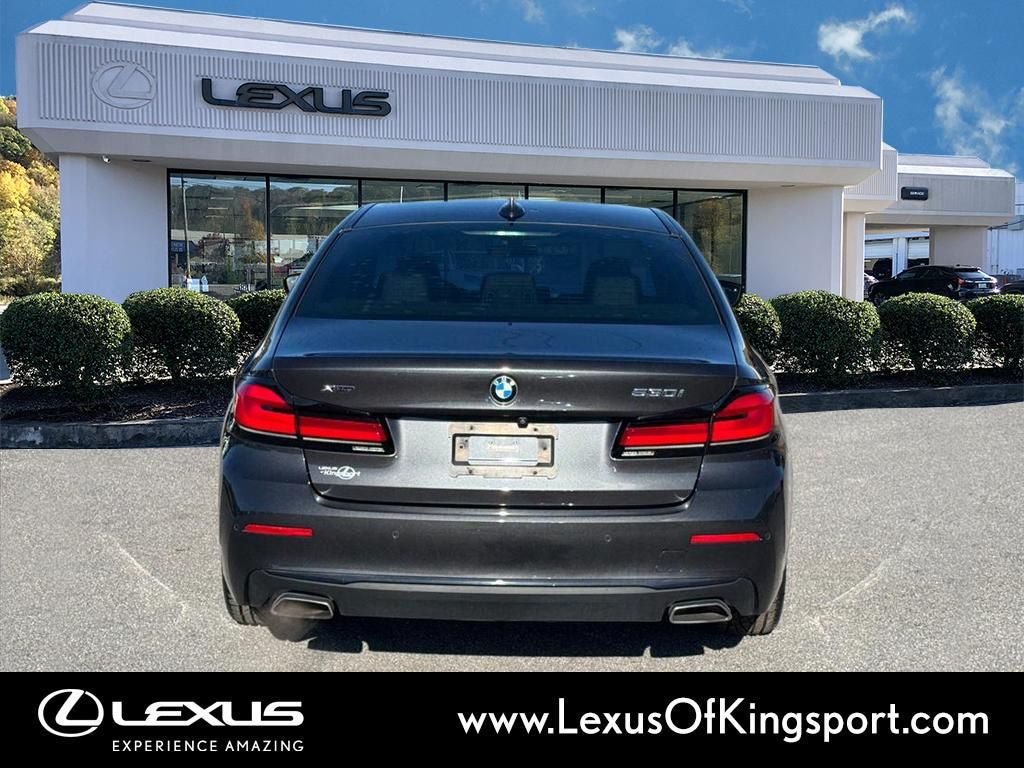 Used 2021 BMW 530i xDrive w/ Premium Package AWD/4WD image 4