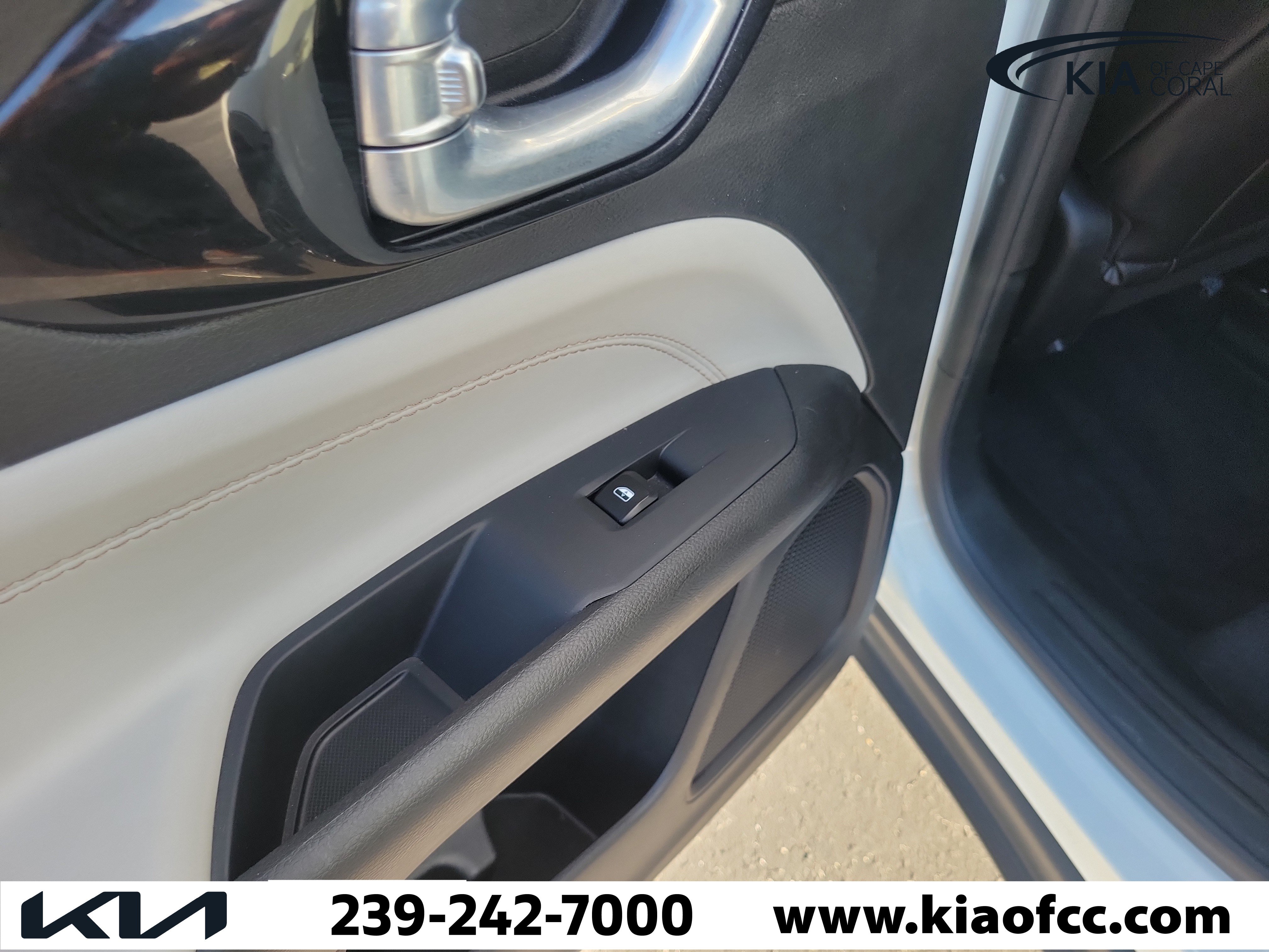 Used 2024 Jeep Compass Limited AWD/4WD image 15
