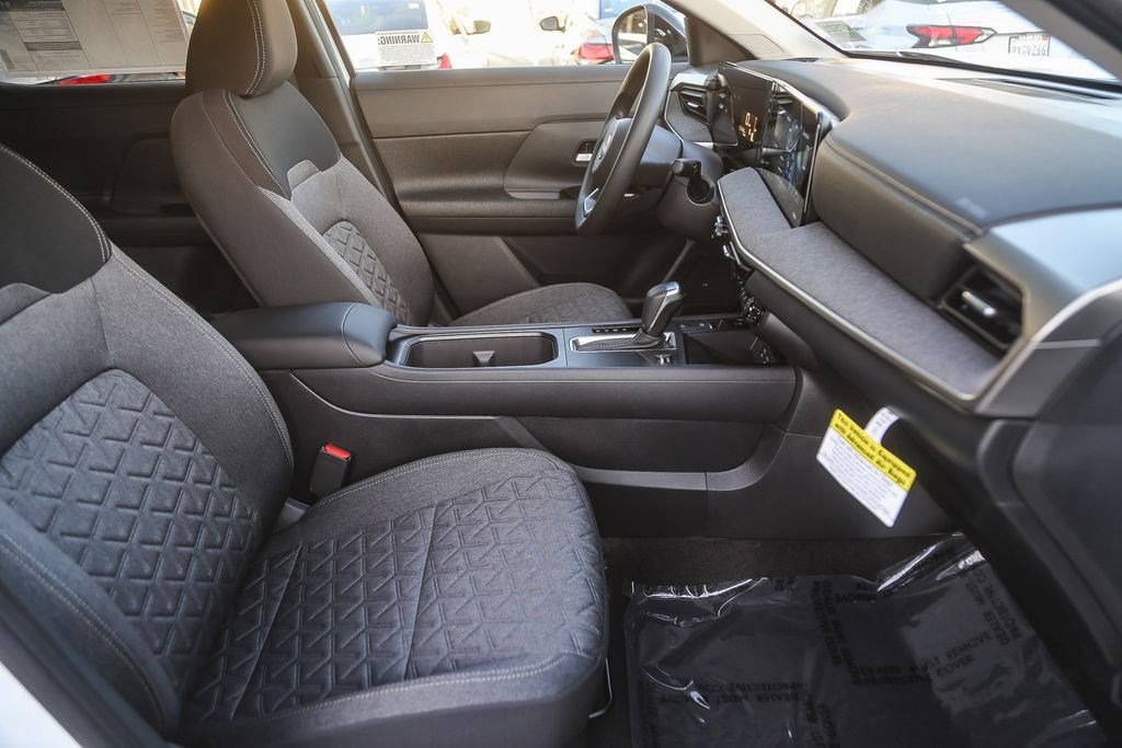 Used 2026 Nissan Kicks SV FWD image 18