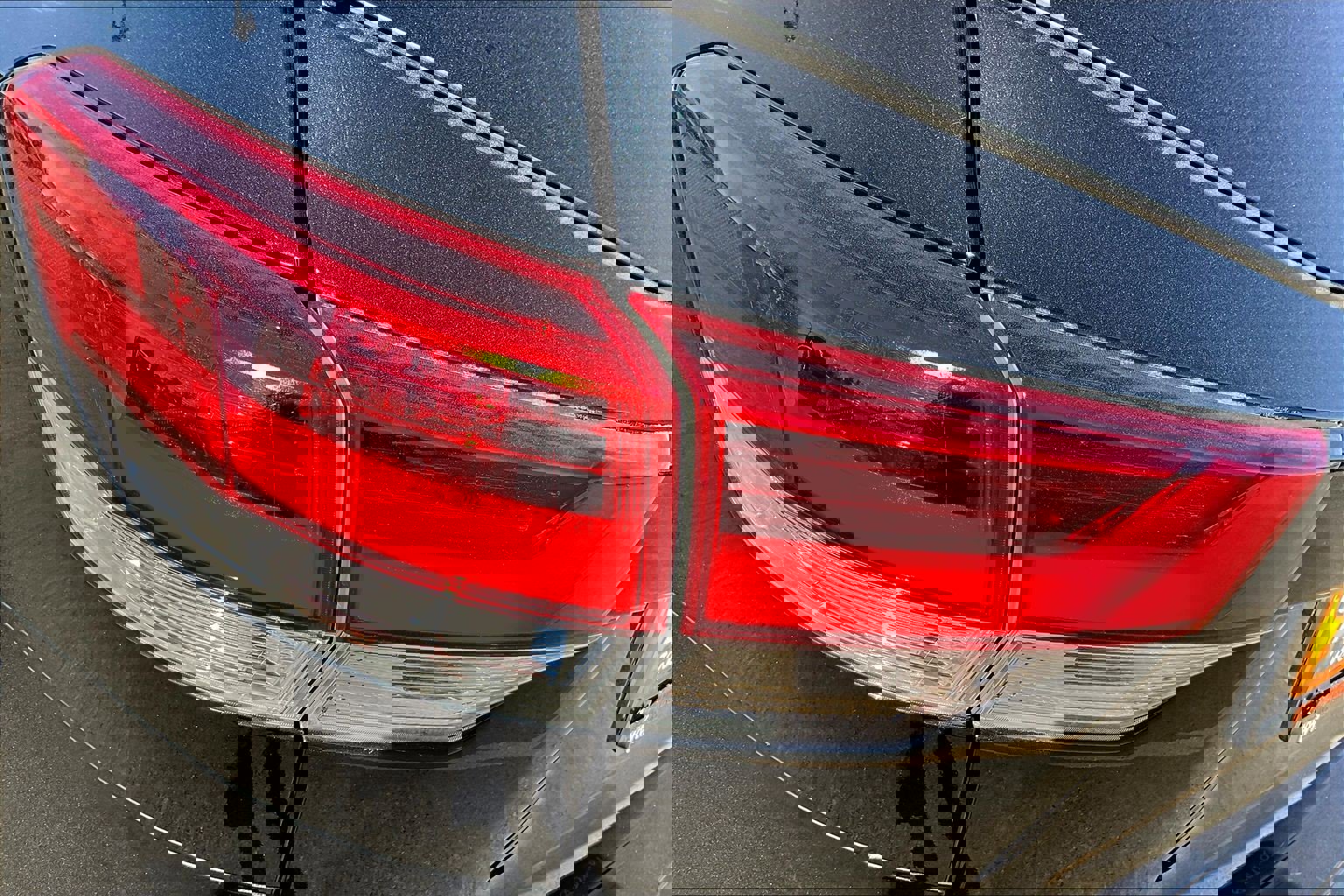 Used 2019 Toyota Highlander LE image 28